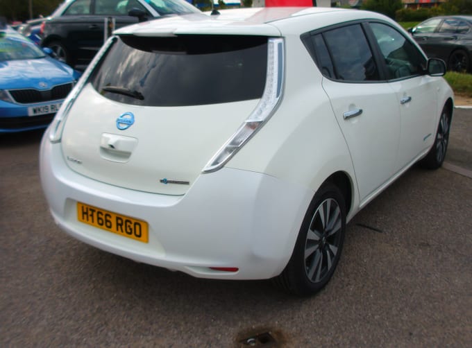 2025 Nissan Leaf