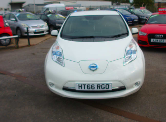 2025 Nissan Leaf