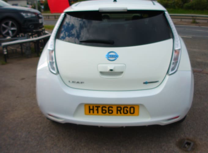 2025 Nissan Leaf