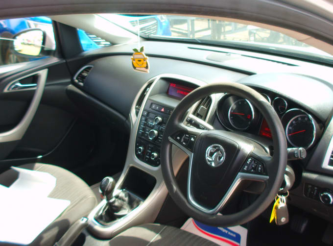 2025 Vauxhall Astra