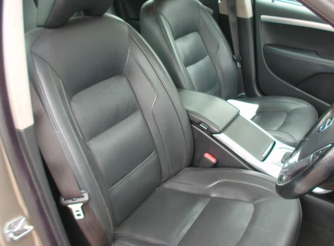 2025 Volvo V70