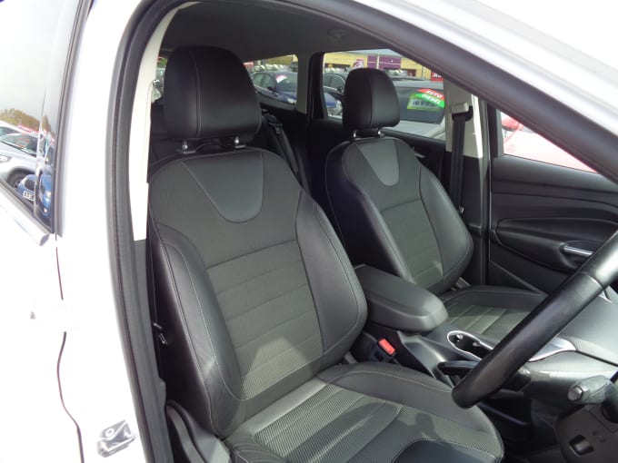 2025 Ford Kuga