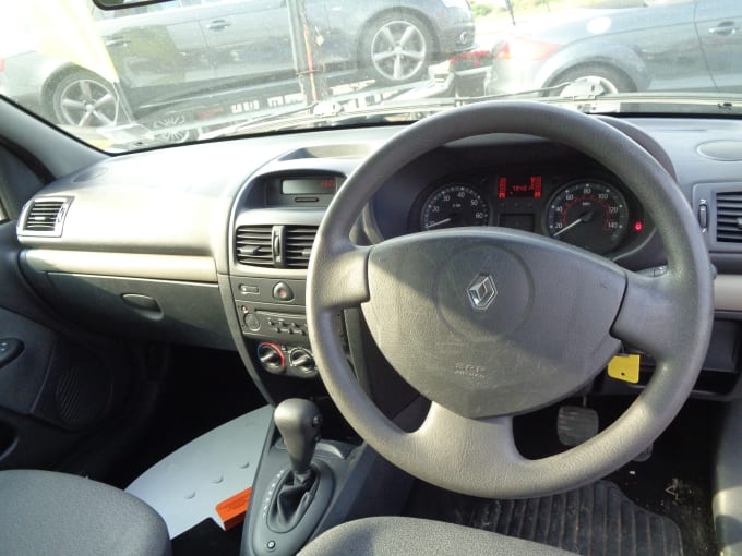 2004 Renault Clio