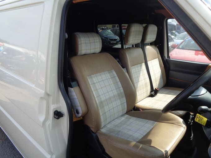 2025 Volkswagen Transporter