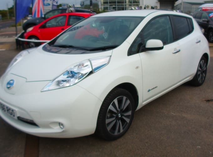 2025 Nissan Leaf