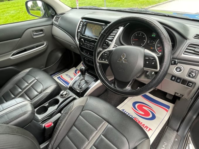 2025 Mitsubishi L200