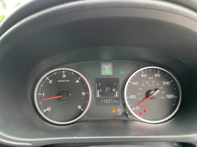 2025 Mitsubishi L200