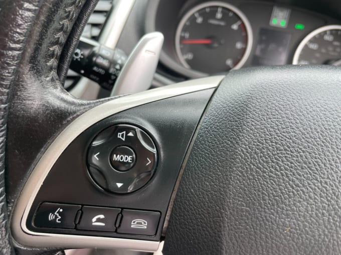 2025 Mitsubishi L200
