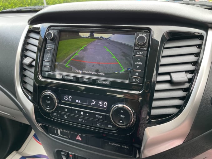 2025 Mitsubishi L200