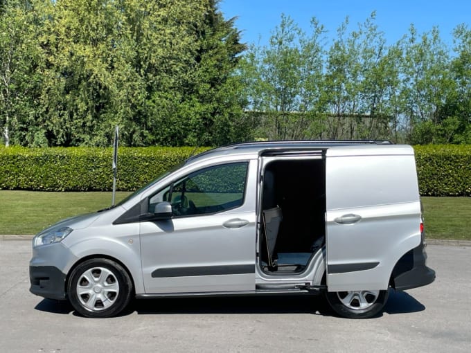 2025 Ford Transit Courier