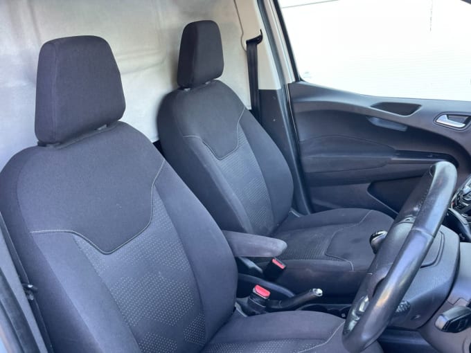 2025 Ford Transit Courier