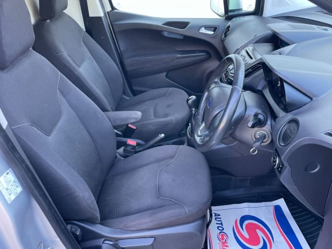 2025 Ford Transit Courier