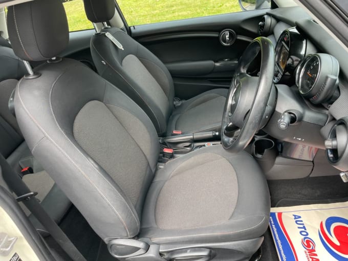 2025 Mini Hatch