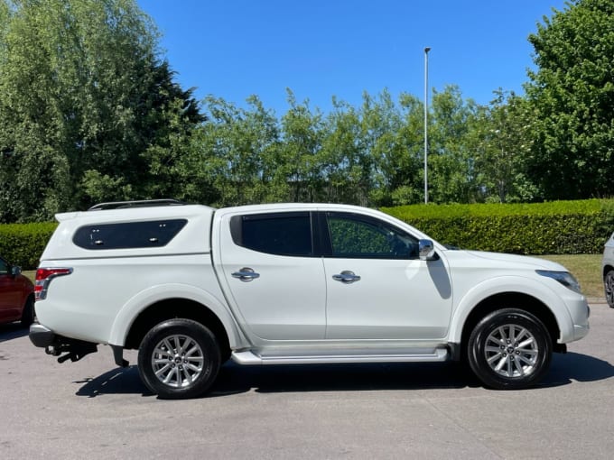 2025 Mitsubishi L200