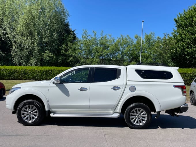 2025 Mitsubishi L200