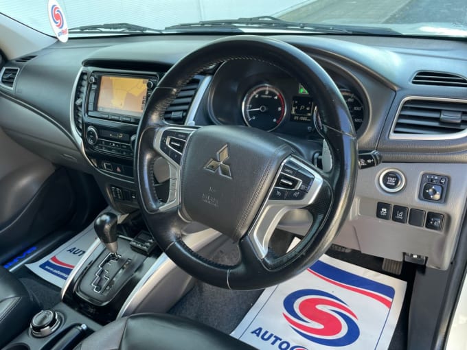 2025 Mitsubishi L200