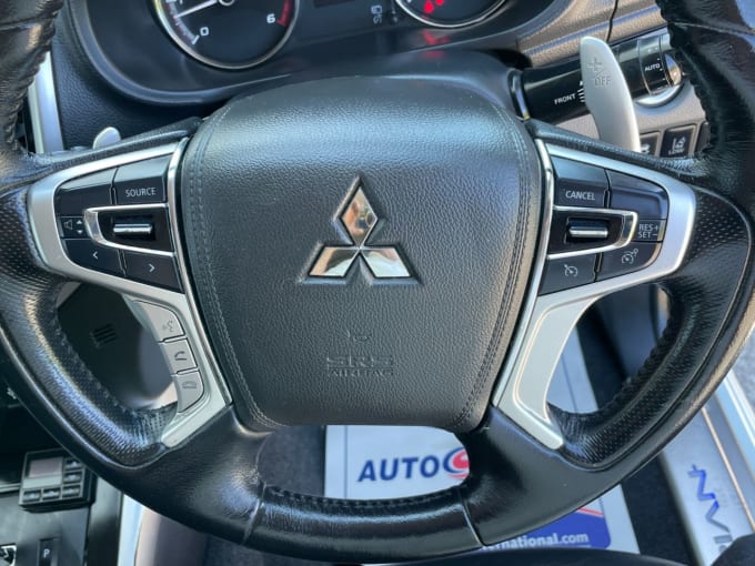 2025 Mitsubishi L200