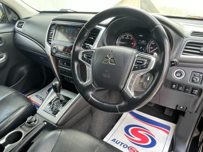 2025 Mitsubishi L200