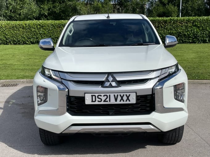 2025 Mitsubishi L200