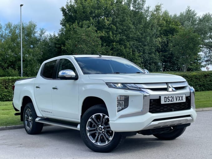 2025 Mitsubishi L200