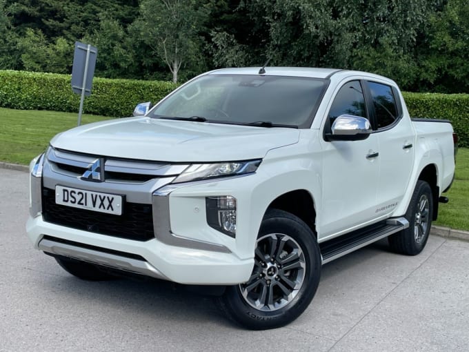 2025 Mitsubishi L200
