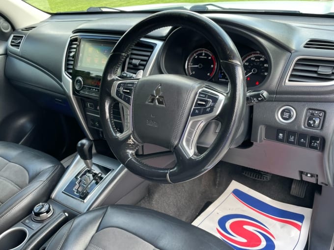 2025 Mitsubishi L200