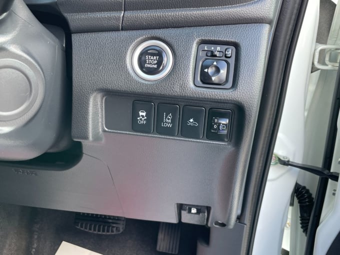 2025 Mitsubishi L200