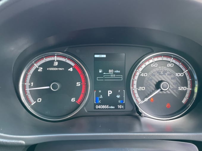 2025 Mitsubishi L200