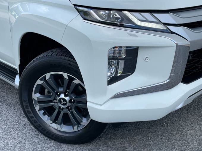 2025 Mitsubishi L200