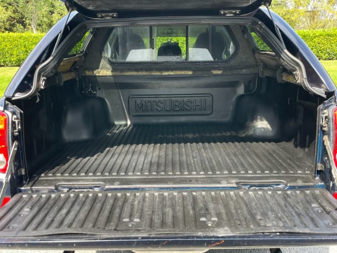 2025 Mitsubishi L200