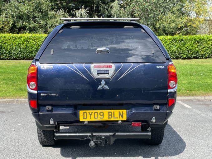 2025 Mitsubishi L200