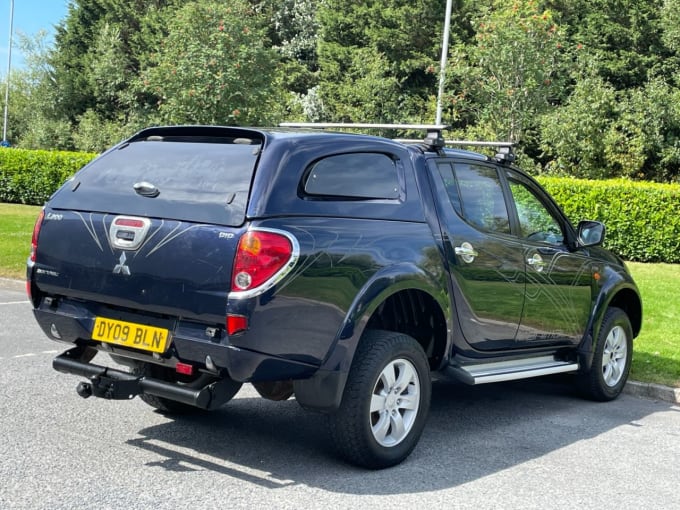 2025 Mitsubishi L200