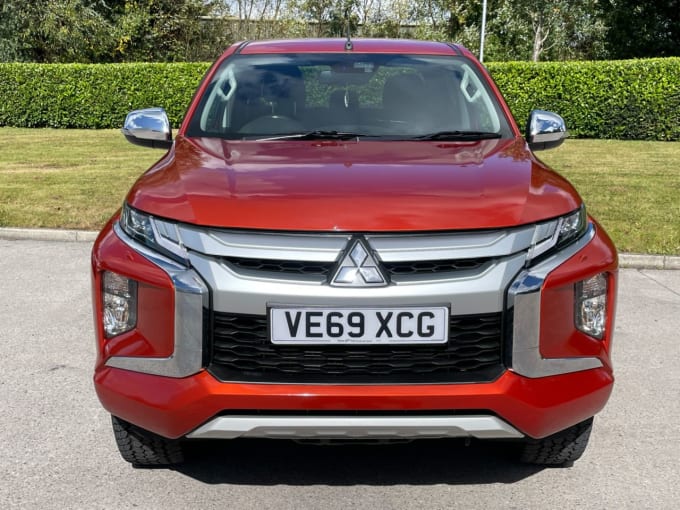 2025 Mitsubishi L200