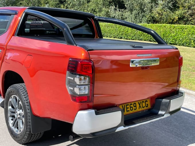 2025 Mitsubishi L200