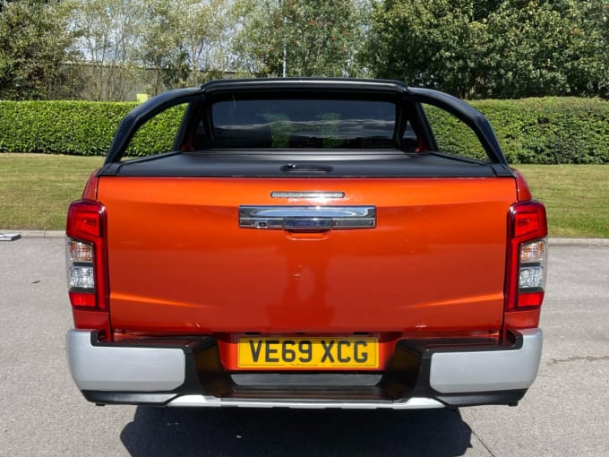 2025 Mitsubishi L200