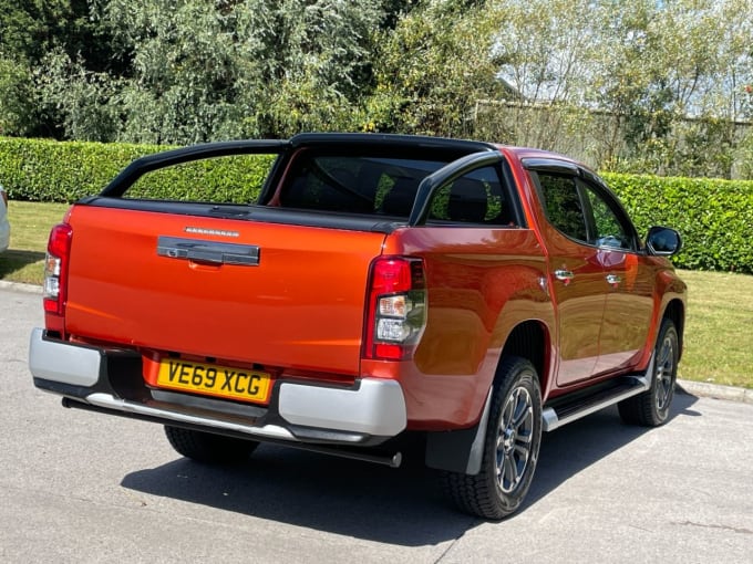 2025 Mitsubishi L200