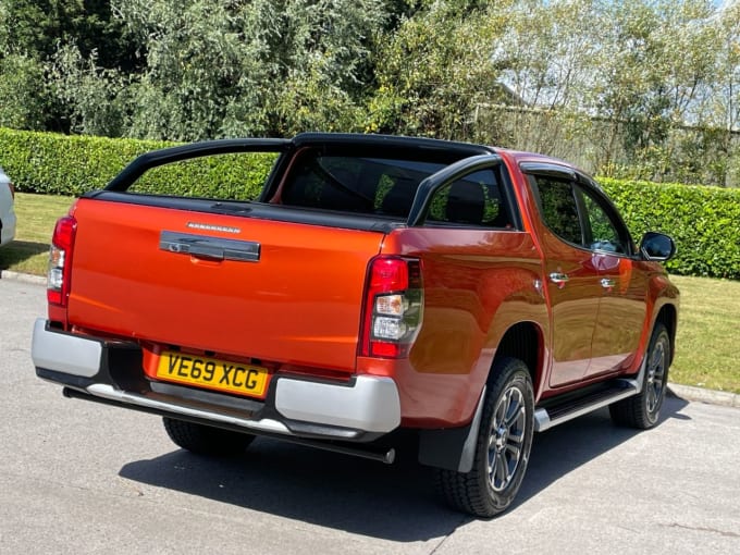 2025 Mitsubishi L200