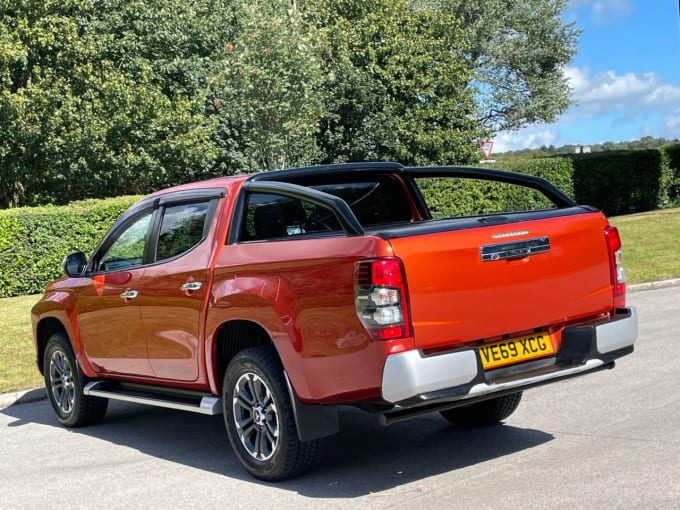 2025 Mitsubishi L200