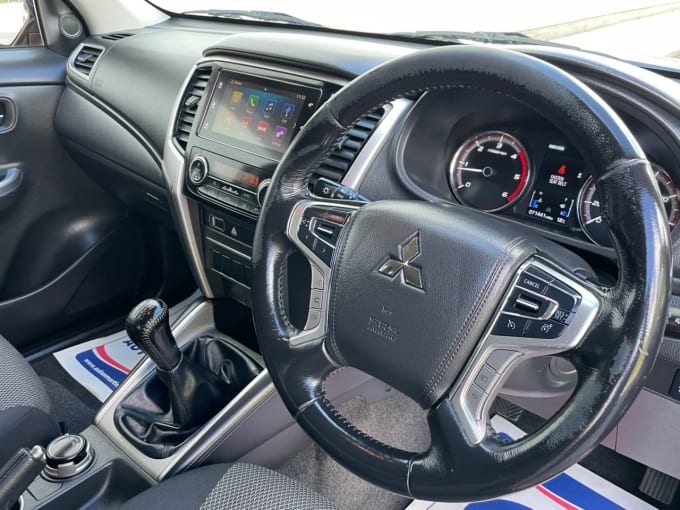 2025 Mitsubishi L200