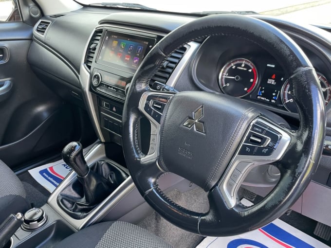 2025 Mitsubishi L200