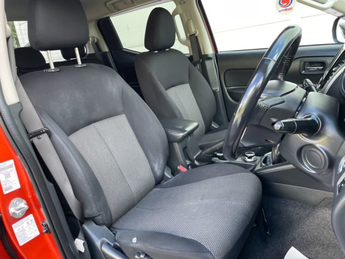 2025 Mitsubishi L200