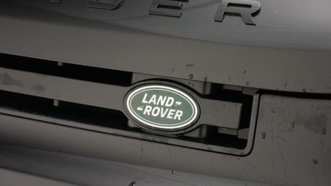 2025 Land Rover Defender 90