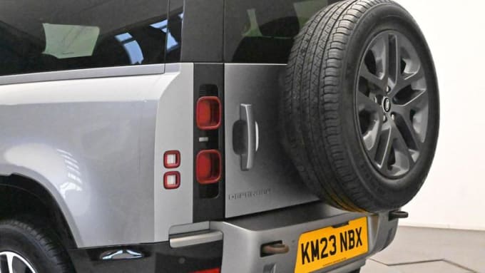 2024 Land Rover Defender 90