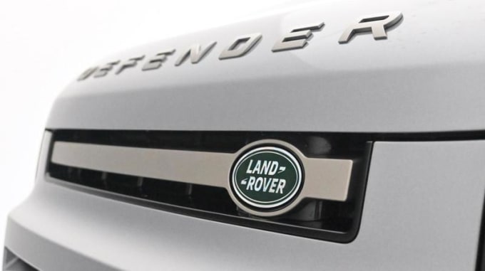 2024 Land Rover Defender 90