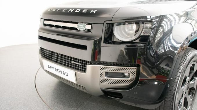 2024 Land Rover Defender 90