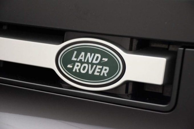 2024 Land Rover Defender 90