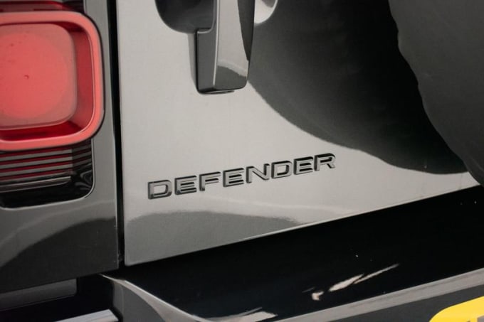 2024 Land Rover Defender 130