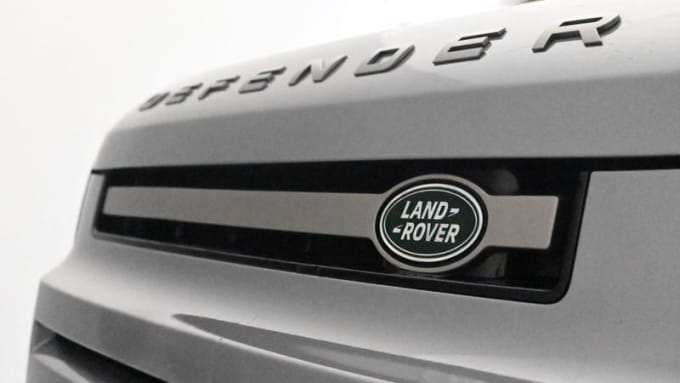 2024 Land Rover Defender 110