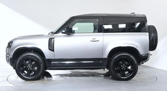 2024 Land Rover Defender 90