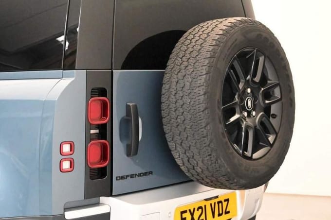 2024 Land Rover Defender 90